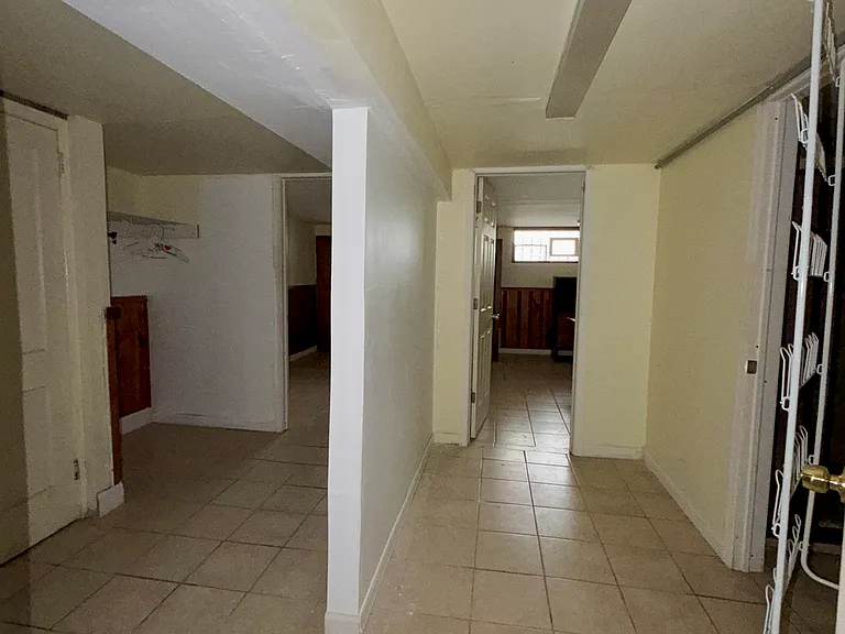 8164 Lister St — Photo 15