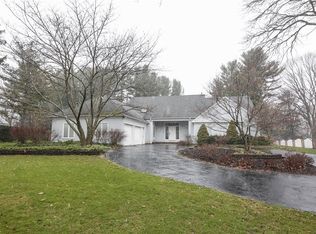 6 Whitestone Ln, Rochester, NY 14618