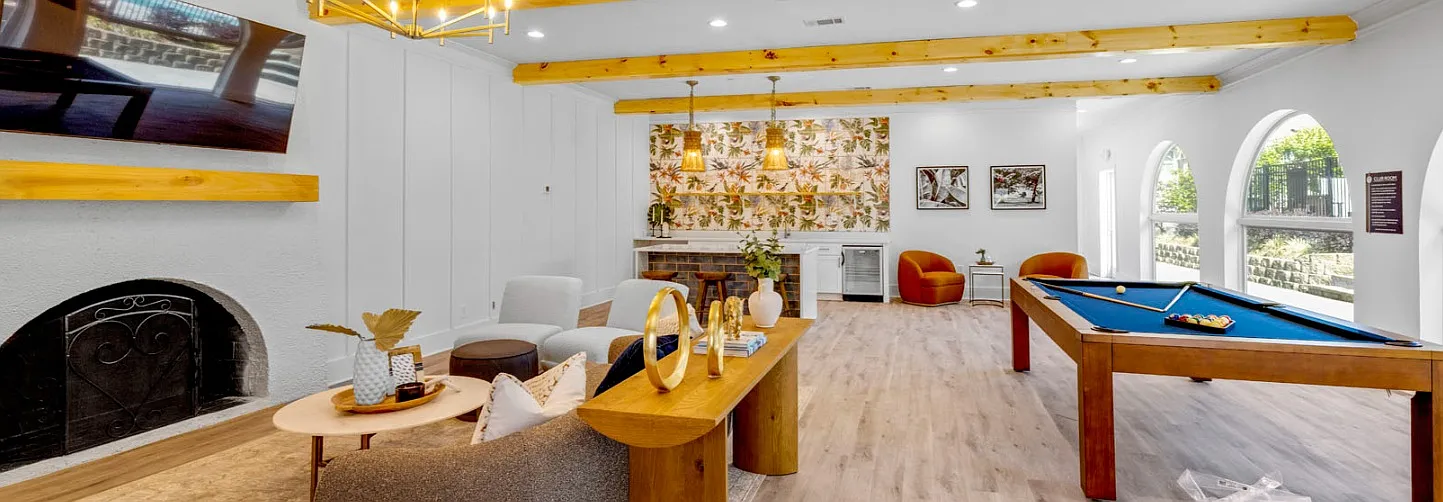 Crescent Place — Photo 1