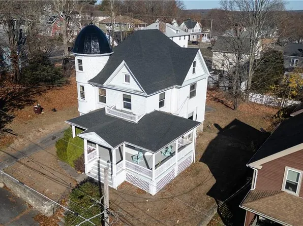 453 Summer St, Woonsocket, RI 02895