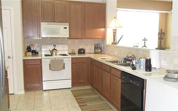 5th image of 707 Bowie Ln
