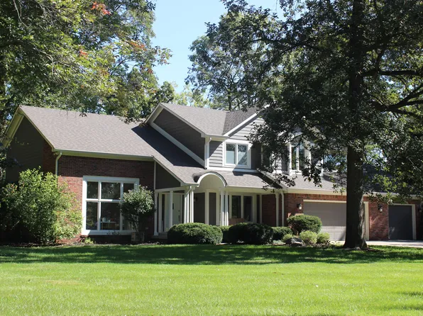 3821 S White Oak Dr, New Palestine, IN 46163