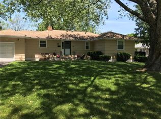 98 Boxwood Dr, Rochester, NY 14617