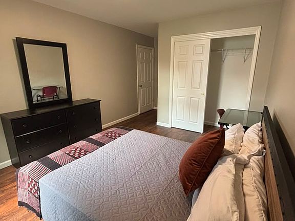 3rd image of 141-143 Norfolk St #2-3