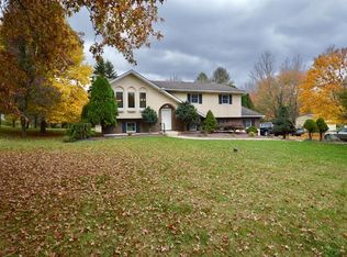 159 Arthur Ln, Brodheadsville, PA