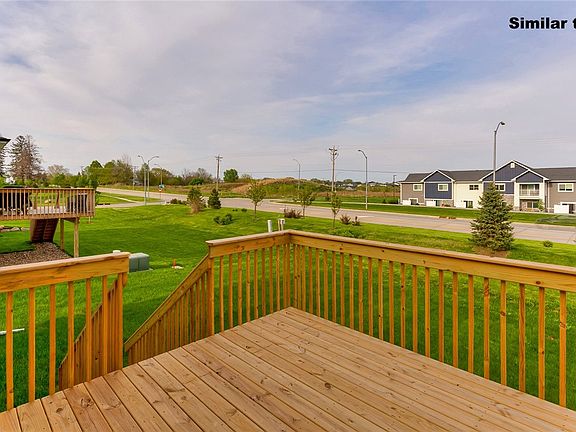 5th image of 9824 Thorton Dr