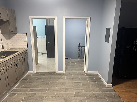 3rd image of 1507 Van Vranken Ave #1