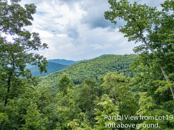 19 Oak Ridge Ln, Whittier, NC 28789
