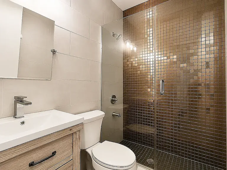 1110 Halsey St #6 — Photo 11