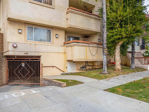 2nd image of 423 E Providencia Ave Unit 106