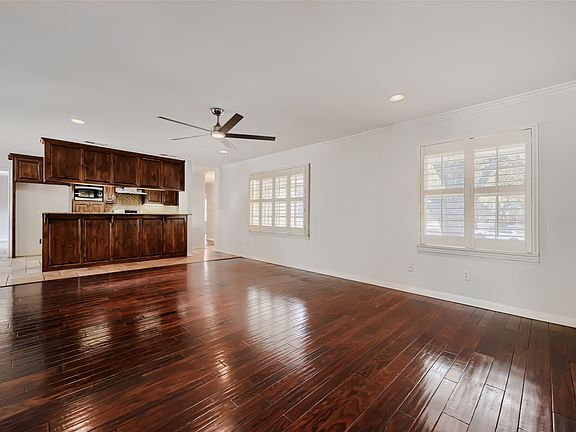5th image of 6504 Genoa Rd