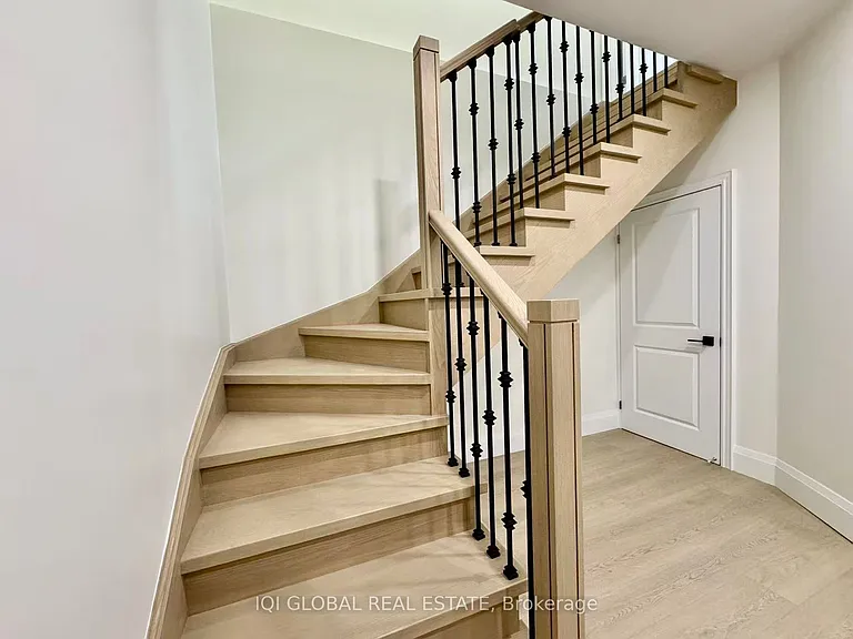 57 Threadneedle Cres — Photo 17