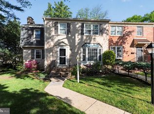 1846 Golf View Ct, Reston, VA 20190