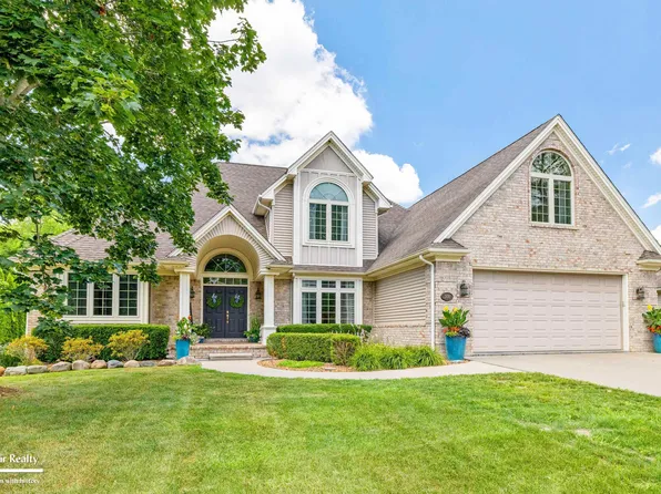 306 Hawks Nest Dr, East China, MI 48054