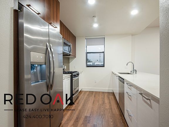 2nd image of 5727 1/4 La Mirada Ave #305