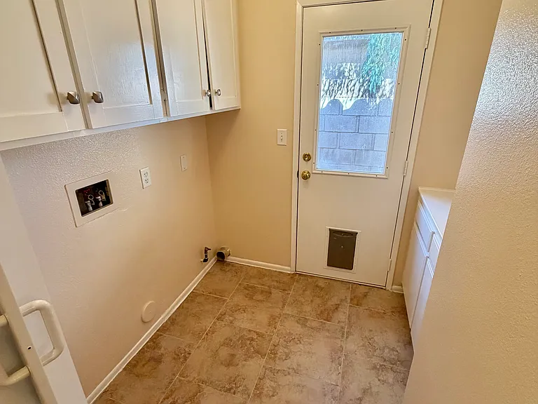 5556 Symphony Ct — Photo 13