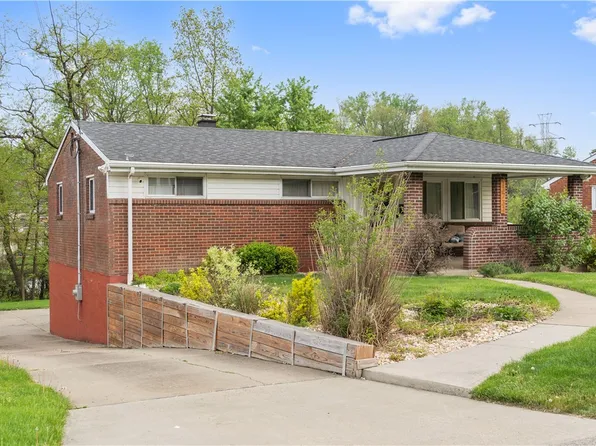 13731 Saint Clair Dr, North Huntingdon, PA 15642