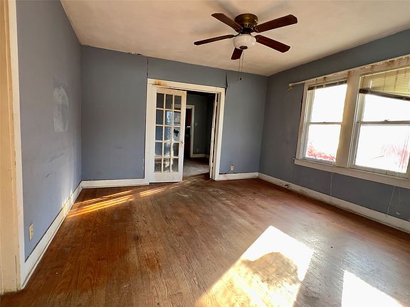 2nd image of 3831 Wilder St