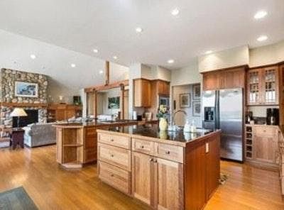 5th image of 3010 38th Ave NW