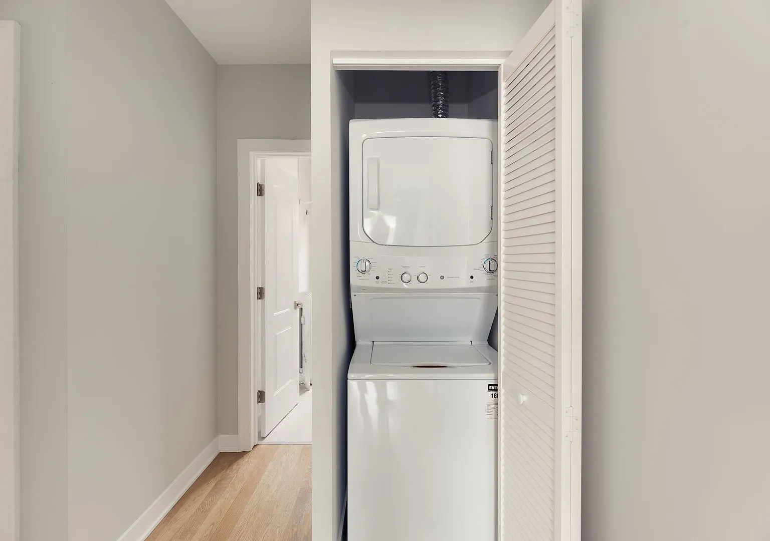 2 bed, 925 sqft, $2,950 — Photo 4