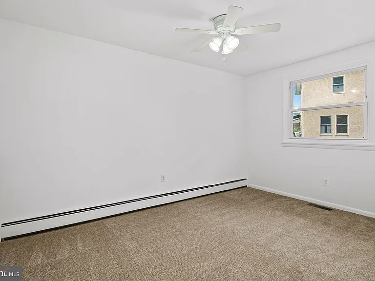 190 Maple Ave — Photo 19