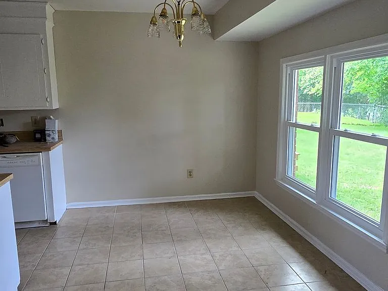 112 Totem Ct — Photo 8