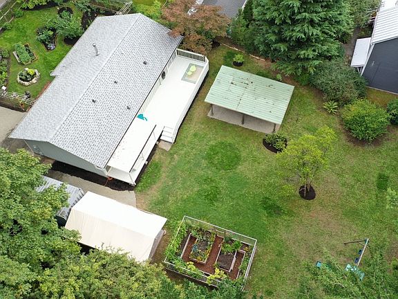 2nd image of 487 Cave Ave NE