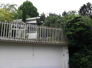 3909 51st Ave NE, Seattle, WA 98105