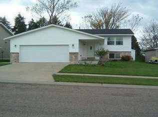 723 50th Ave NW, Rochester, MN 55901