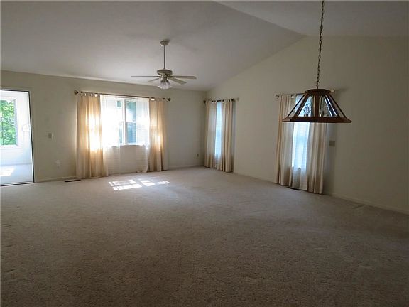 3rd image of 37 College Greene Dr