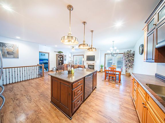 3rd image of 6036 Seven Springs Dr