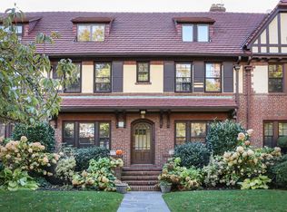 20 Beechknoll Rd, Flushing, NY 11375