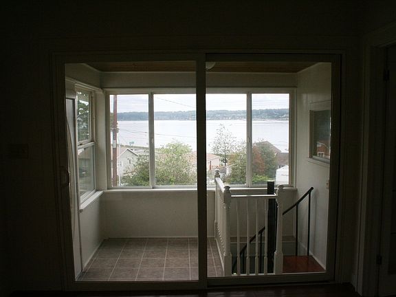 2nd image of 1237 Evans Ave W