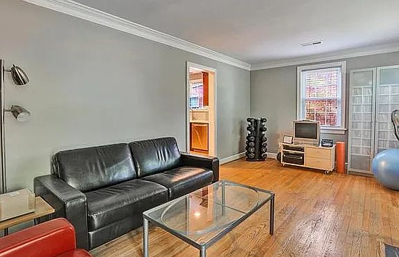 3rd image of 1505 Westover Hills Blvd