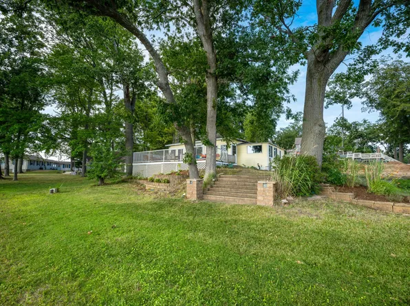 11791 Ford Point Rd, Plainwell, MI 49080