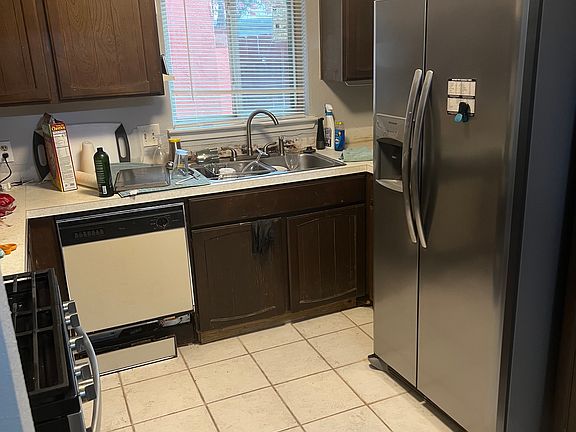 3rd image of 5209 Langwood Dr