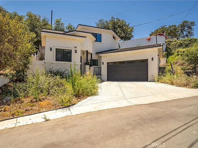 16355 Canon Ln — Photo 2