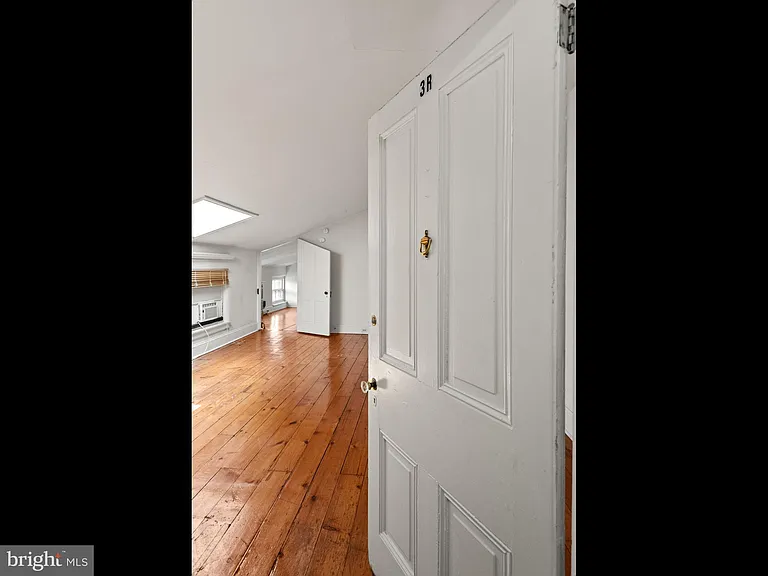 318 N Matlack St #3R — Photo 9