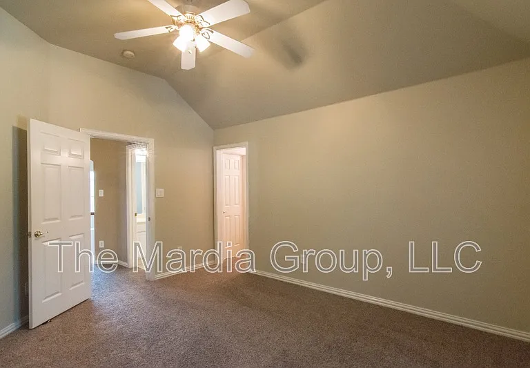 5403 Exeter Dr — Photo 33