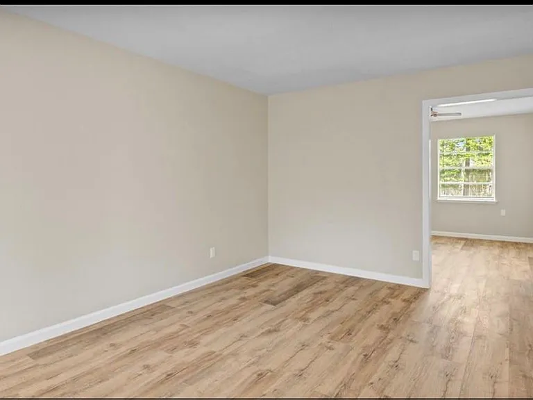 10611 Leitrim Way — Photo 3