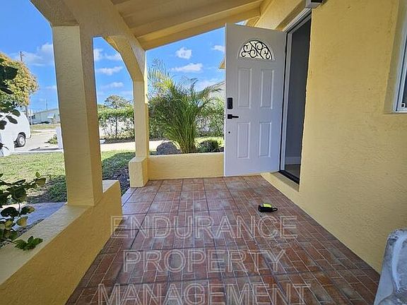 2nd image of 809 W 5th St