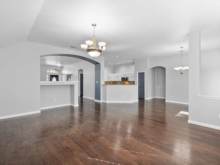2204 Windcastle Dr — Photo 14