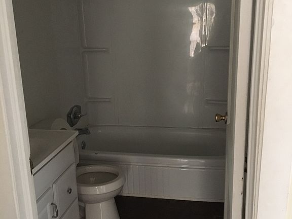 4th image of 651 Cox Creek Pkwy