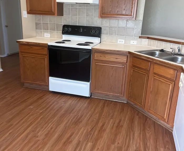 1513 Kingfisher Dr — Photo 7