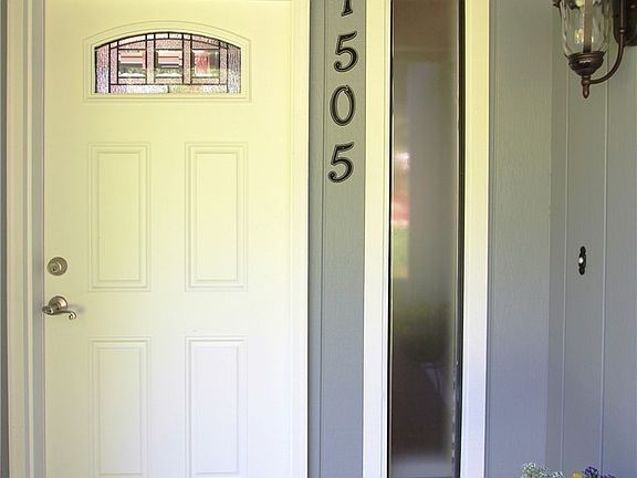 3rd image of 1505 Briarwood Ct NW