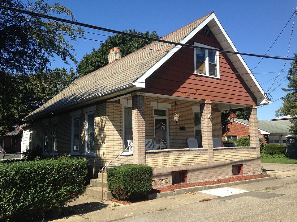 1st image of 138 2nd Dr NW
