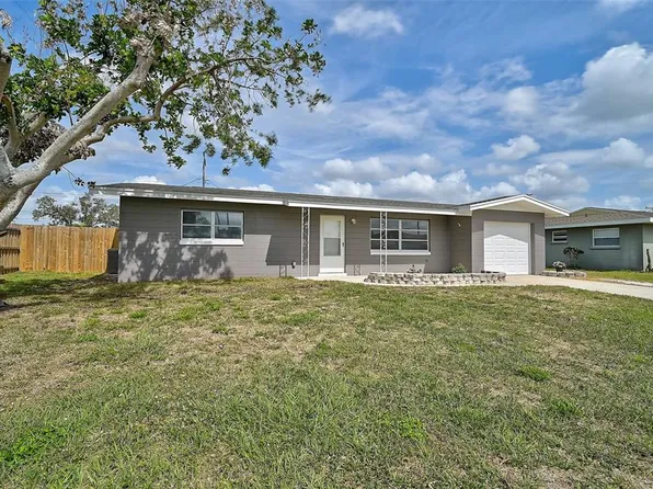 555 Oxford Dr, Venice, FL 34293