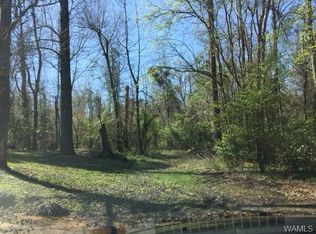 808 Beverly Dr E, Northport, AL 35473