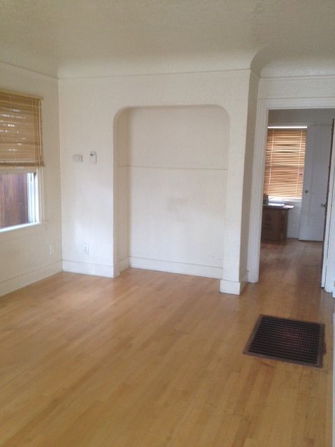 Building Photo 4