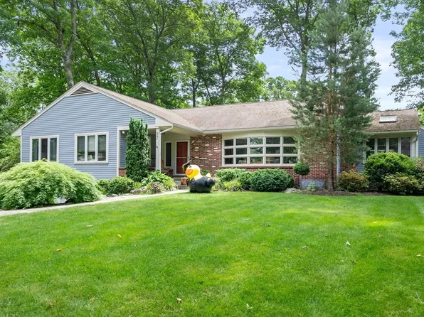 97 Elmwood Rd, Wellesley, MA 02481